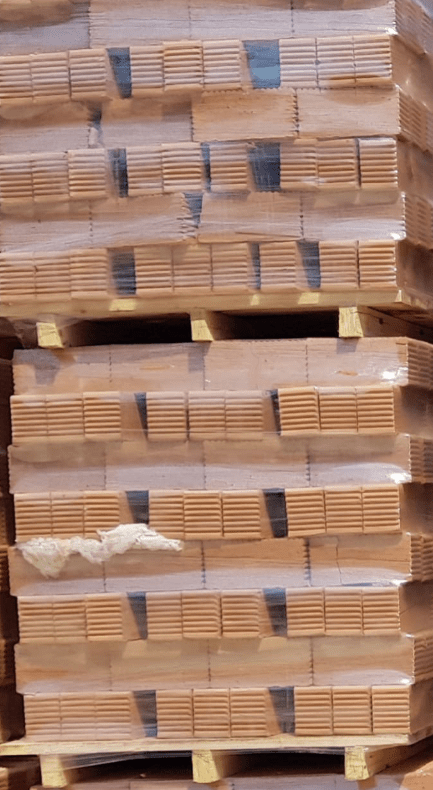 Строительный керамический полнотелый кирпич MSTERA 1,4 NF рифленый М200